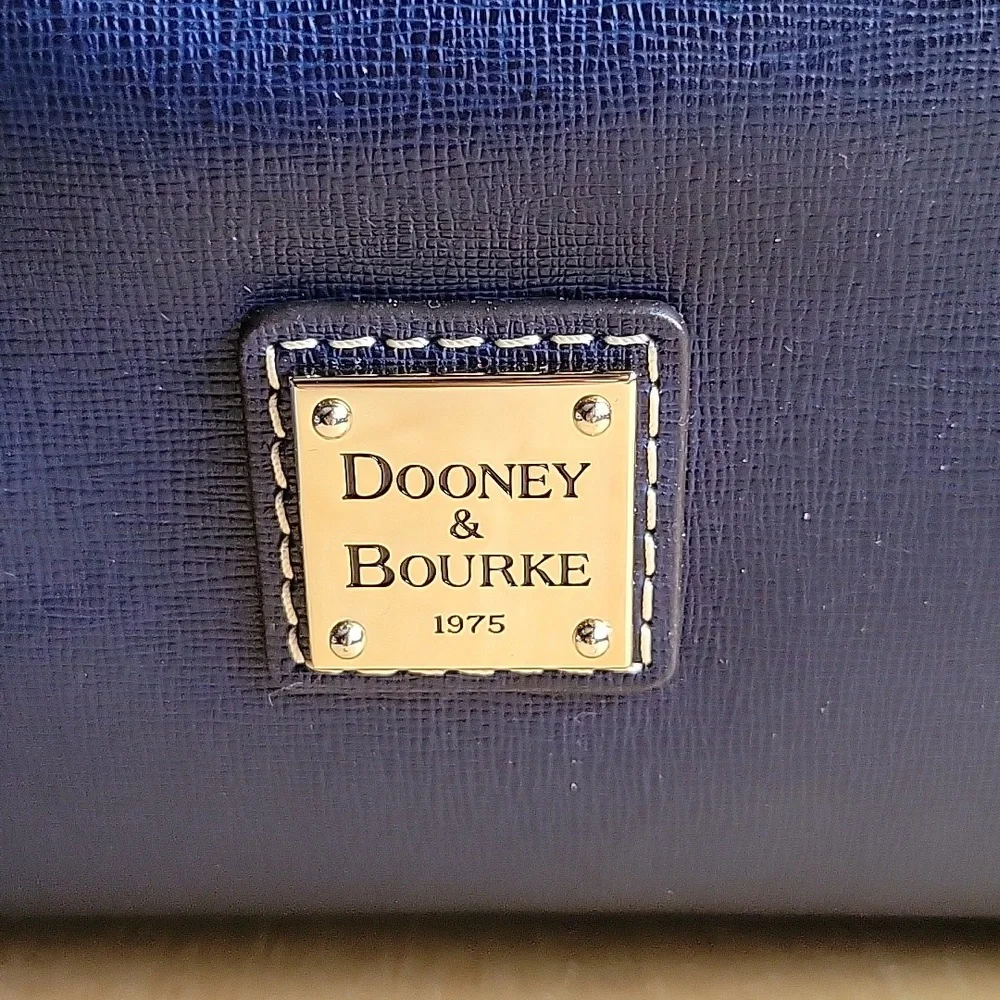 Brand new Dooney & Bourke Saffiano Leather Tote Small Flynn Marine - Picture 3 of 8